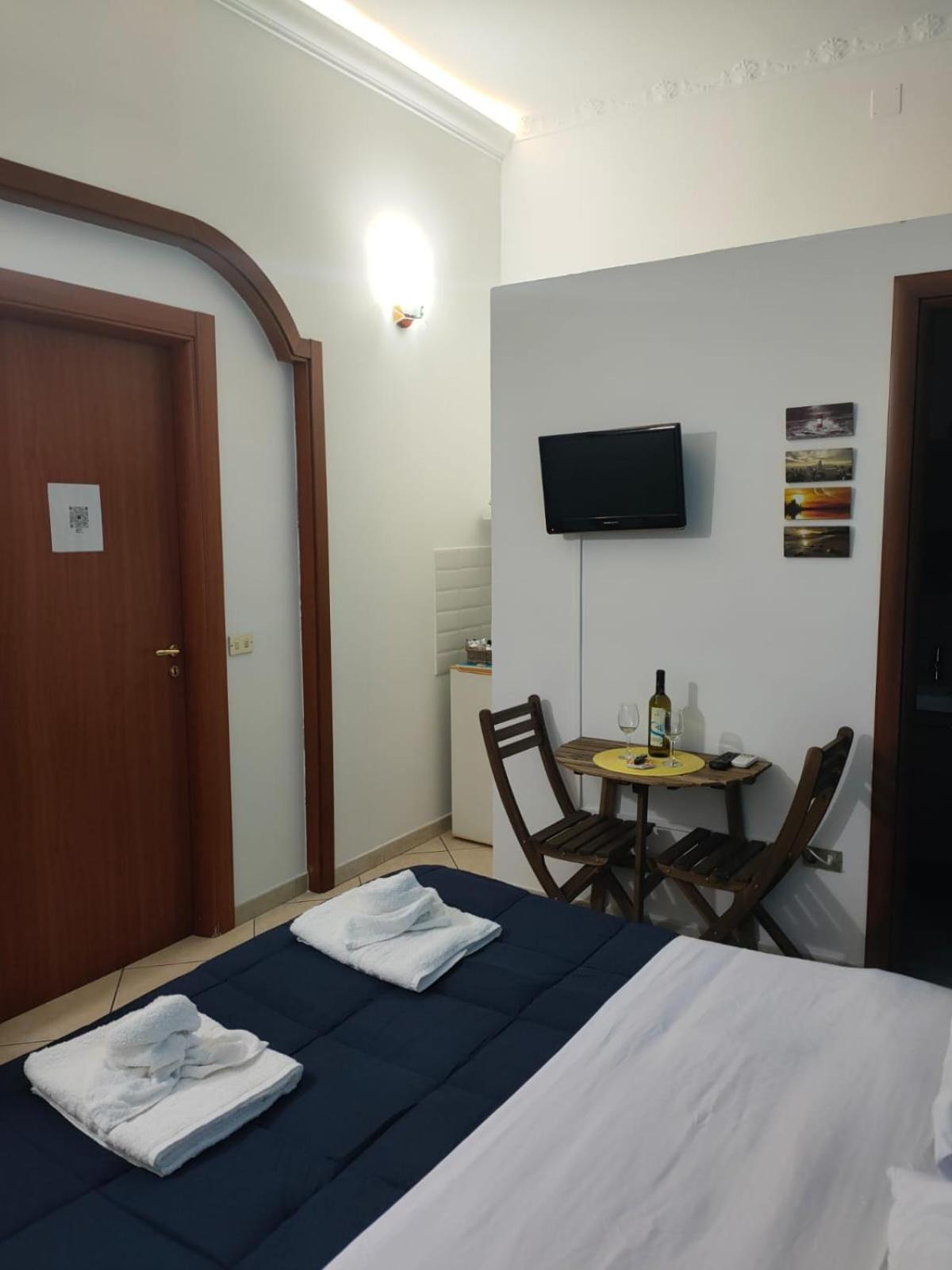 Napoli Centro Casa Annina Close To Toledo St Екстер'єр фото