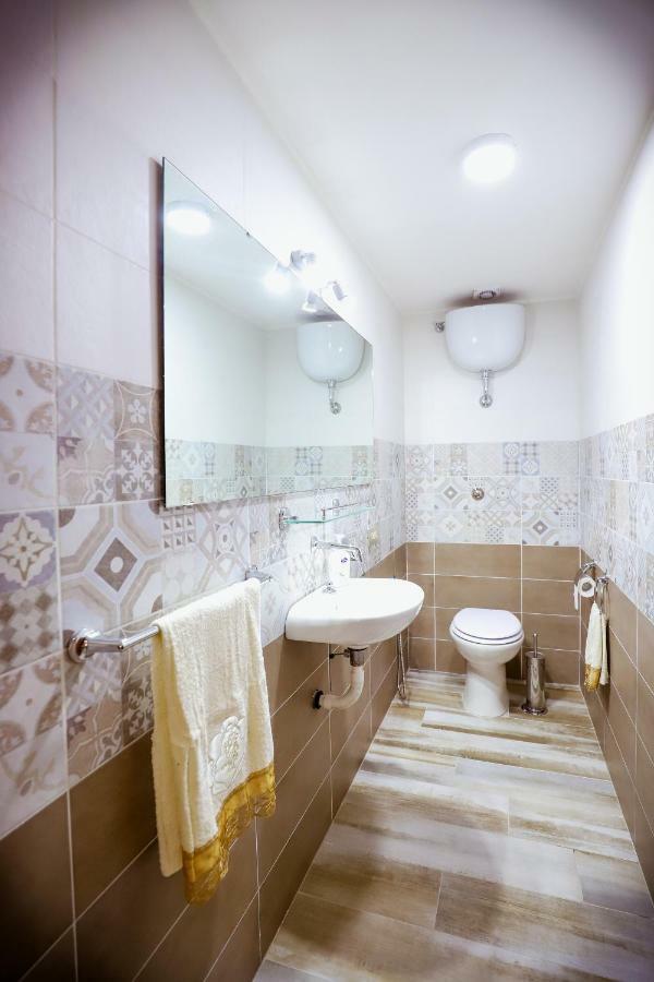 Napoli Centro Casa Annina Close To Toledo St Екстер'єр фото